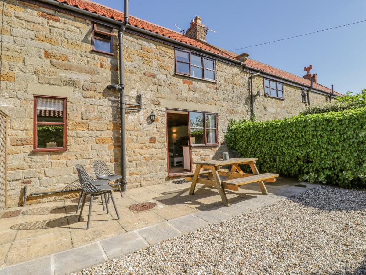 Danby Cottage Уитби Екстериор снимка